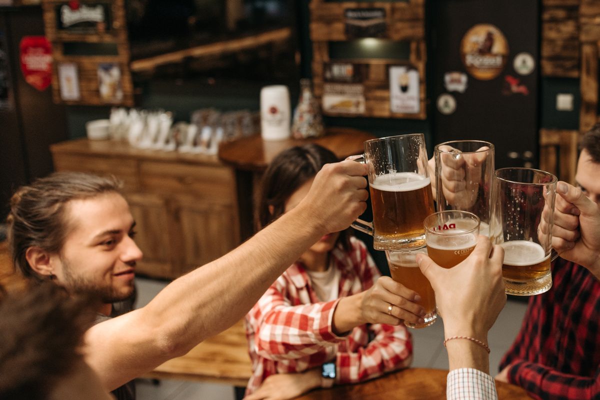 Chicago Bar Crawl Routes: 5 Self-Guided Crawls