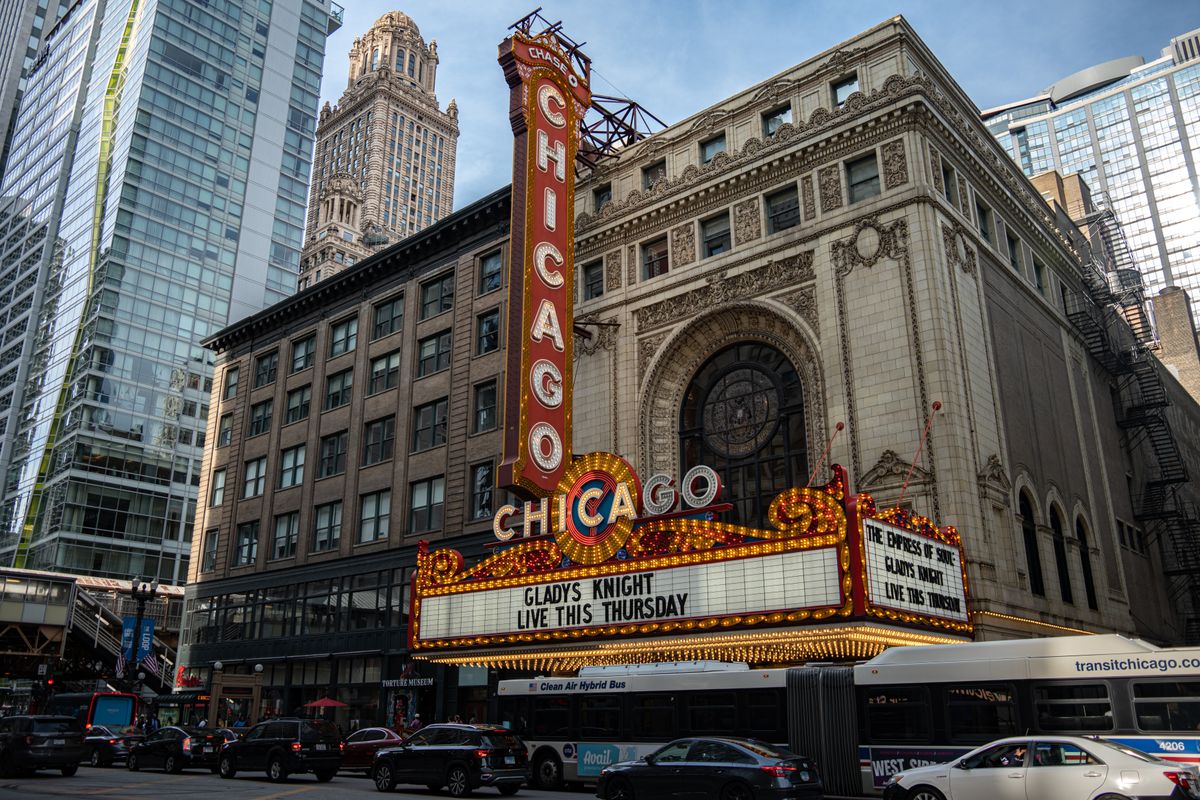 Where to Eat Before a Show: Chicago Theater District Restaurants