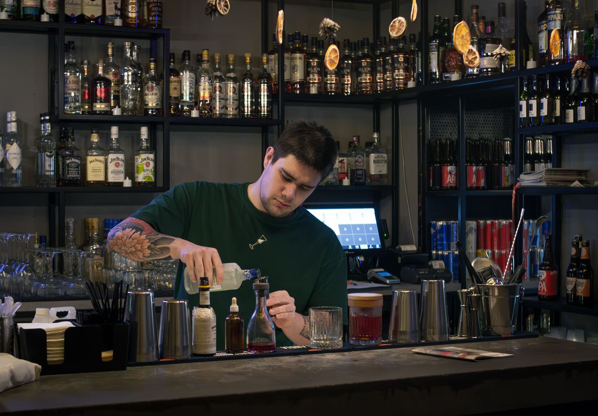 Chicago's Best Cocktail Bars, From Classics to New Rooms