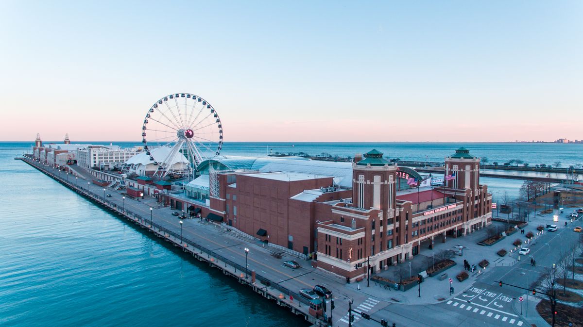 Navy Pier Restaurants: What to Eat Before and After the Wheel