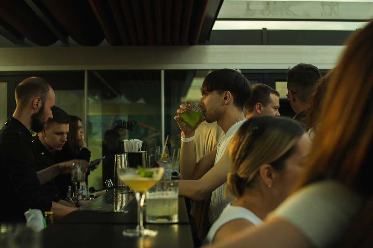 River North Bars: the Loud Heart of Chicago Nightlife